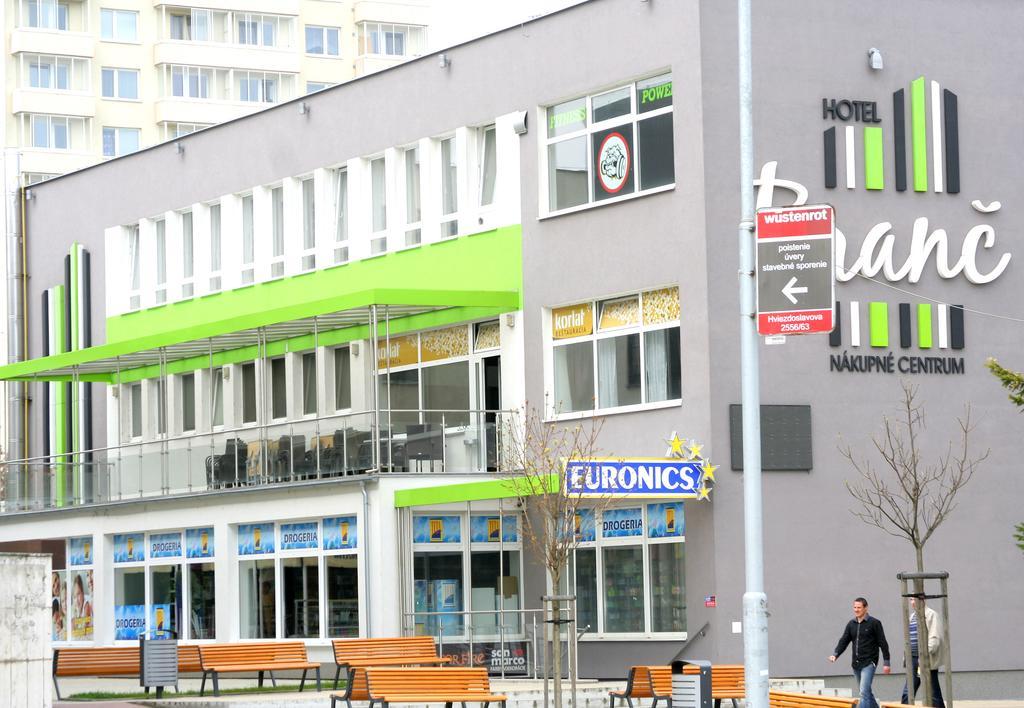 Hotel Branc, Garni Senica Eksteriør bilde