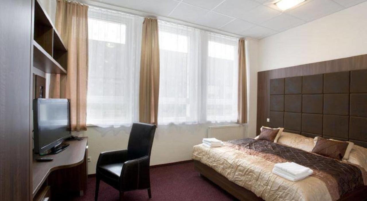Hotel Branc, Garni Senica Eksteriør bilde